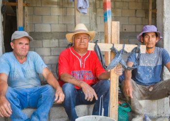 Población de Baja Verapaz festeja el Día de la Santa Cruz