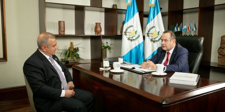 Mandatario concluye diálogos con aspirantes a fiscal general y jefe del Ministerio Público
