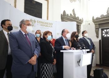 Presentan nueva iniciativa de ley de vacunación