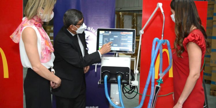 Ministerio de Salud recibe donación de equipo médico