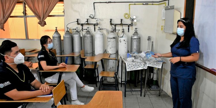 Conozca la labor de la Escuela de Terapia Respiratoria de Guatemala