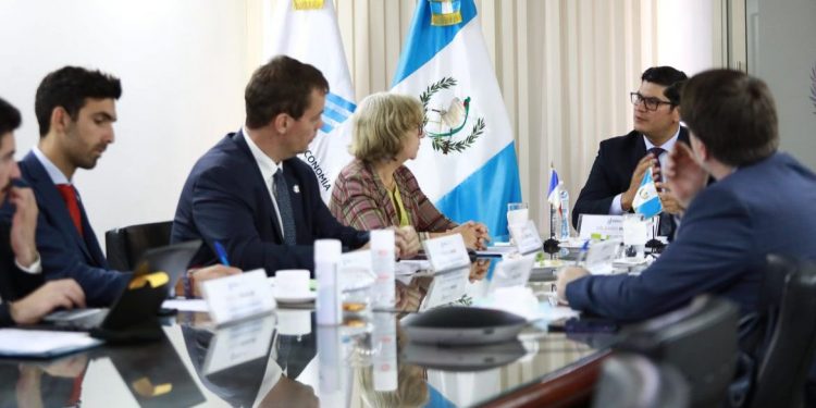Guatemala y Francia buscan fortalecer relación comercial