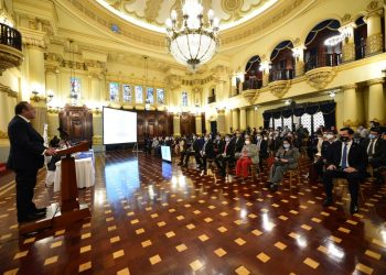 PRESIDENTE PARTICIPA EN LANZAMIENTO DE PLAN DE DESCARBONIZACIÓN