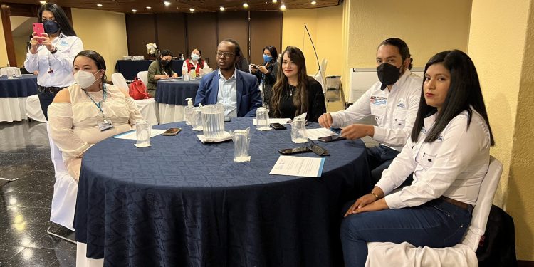 Los profesionales que culminaron su capacitación