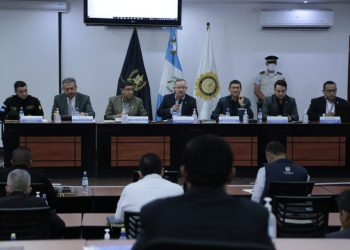 Instituciones de seguridad discuten estrategias con gobernadores del país