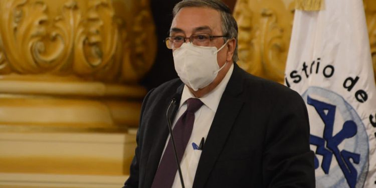 Ministro de Salud, Francisco Coma, en el Palacio Nacional de la Cultura.