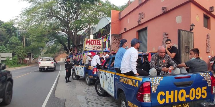 Remiten a Migración a grupo de 17 venezolanos