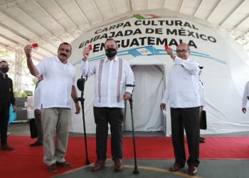 INAUGURAN CARPA CULTURAL DE LA EMBAJADA DE MÉXICO