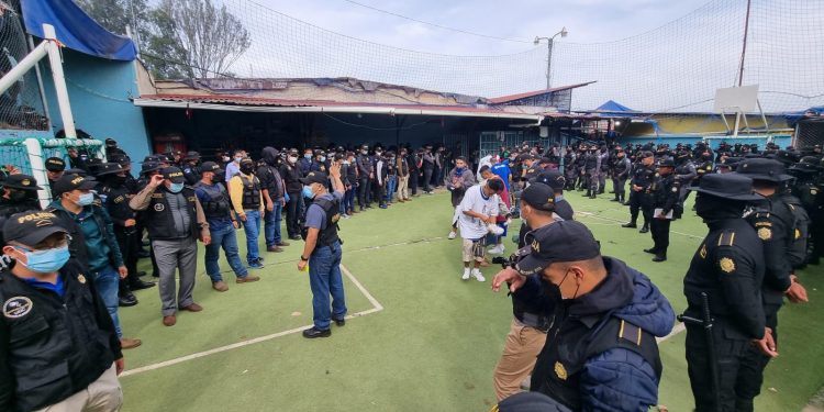 REQUISAS EN CENTROS CARCELARIOS