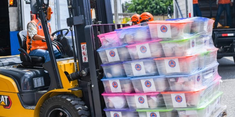 Conred lleva ayuda a familias afectadas por las lluvias en San José La Máquina