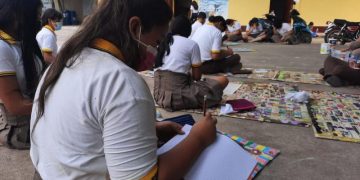 Estudiantes de Petén, reciben taller de reciclaje.