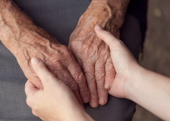 Ministerio de Salud promueve acciones para el cuidado del adulto mayor