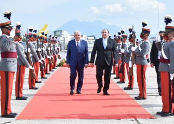 Presidente Andrés Manuel López Obrador arriba a Guatemala