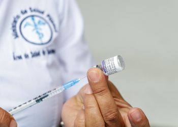 Vacunación contra el COVID-19 fundamental para combatir la pandemia