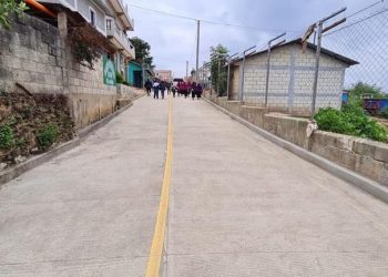 Mejoramiento de camino rural favorece el desarrollo de San Juan Atitán