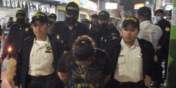 PNC efectúa operativo en discotecas de Jalapa