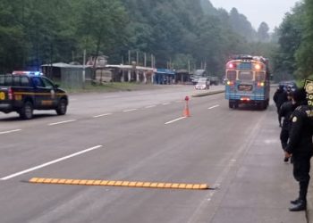 PNC implementa puestos de control y registro en ruta Interamericana