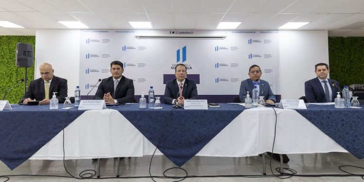 Destacan avance histórico en devolución de crédito fiscal