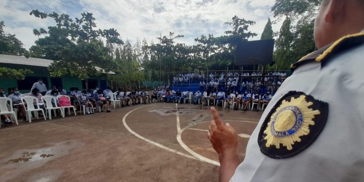 PNC promueve prevención de la violencia entre escolares