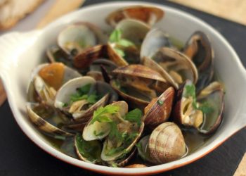 Reiteran recomendaciones ante marea roja en el litoral del Pacífico