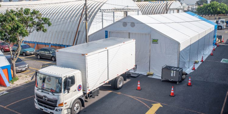 PMA dona dos bodegas móviles a Conred