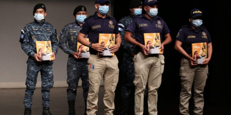 Mingob continúa implementando estrategia de transformación policial