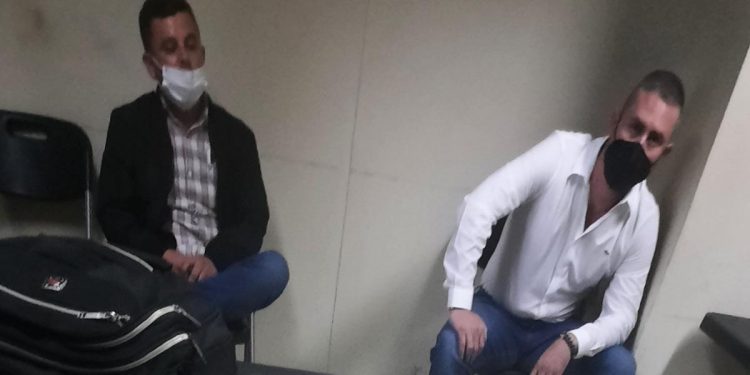 Agentes antinarcóticos detienen a dos mexicanos con orden de extradición