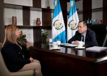 Darleene Apolonia Monge Pinelo amplia plan de trabajo durante diálogo con mandatario