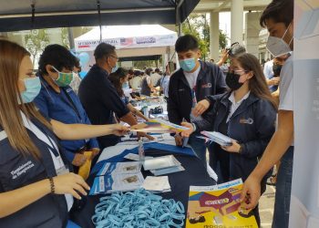 Con feria informativa sensibilizan sobre ciberdelitos contra menores