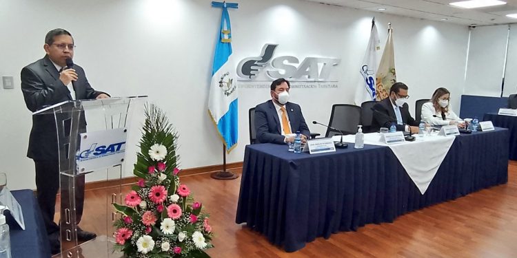 IGSS Y SAT FIRMAN CONVENIO