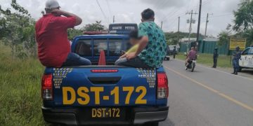 Interceptan a 39 migrantes cuando transitaban por Izabal