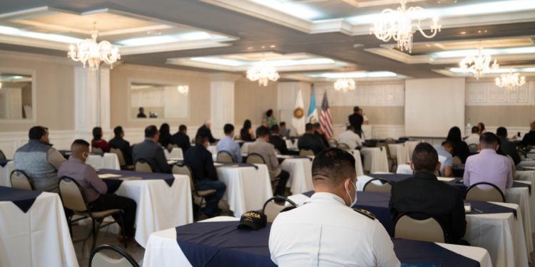 Dan seguimiento a proyecto contra la trata y tráfico de personas