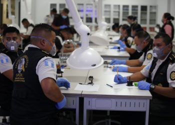Agentes de la PNC fortalecen capacidades a través de curso avanzado en lofoscopia forense