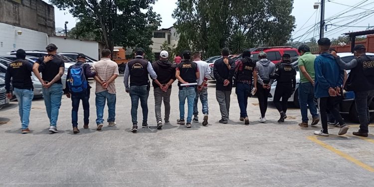 Detienen a 16 presuntos mareros tras investigación