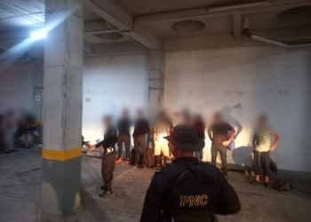 Remiten a Migración a 18 extranjeros por ingreso irregular al país.
