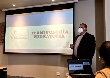 Capacitan a personal de Migración con enfoque en derechos humanos