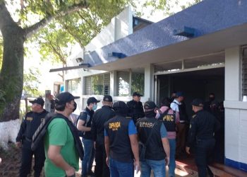 La PNC apoya allanamientos en Petén