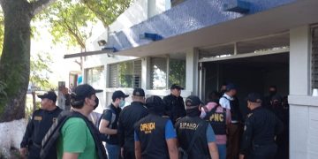 La PNC apoya allanamientos en Petén