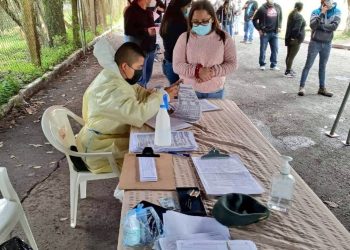 Continúan jornadas de vacunación contra COVID-19 en sedes militares