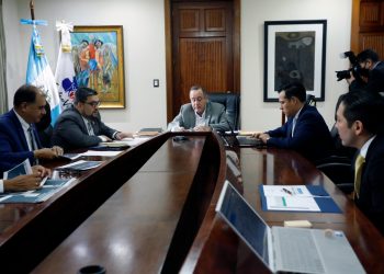 Mandatario da continuidad a avances de planes y programas del MEM