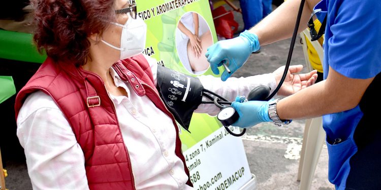 Llevan a cabo jornada integral de salud para mujeres en Jutiapa