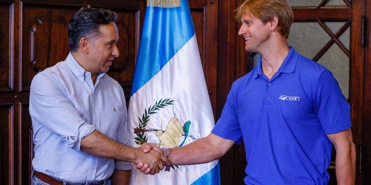 MARN y 4Ocean reafirman alianza para saneamiento del río Motagua