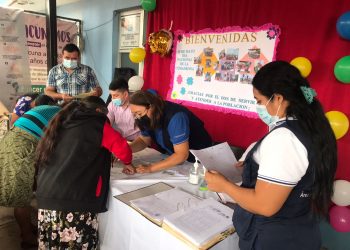 Entregan incentivo económico a comadronas.