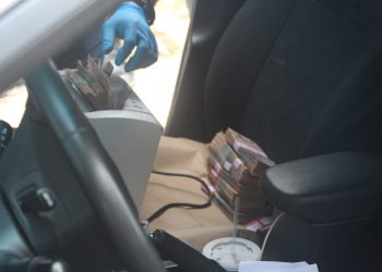 PNC captura a sujeto que llevaba más de 79 mil quetzales en efectivo.