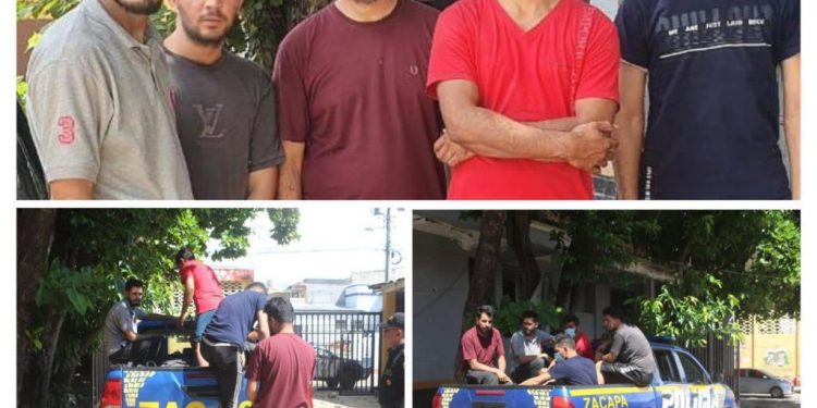 Remiten a Migración a cinco personas originarias de Afganistán