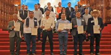 Alcaldes de Baja Verapaz participaron en al segunda gira presidencial efectuada en Palacio Nacional de la Cultura.