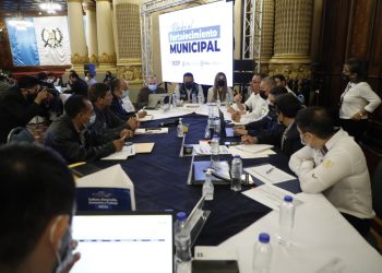Alcaldes de Huehuetenango participaron en la Reunión de la segunda gira presidencial.