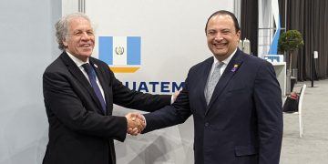 Canciller guatemalteco se reúne con secretario general de la OEA