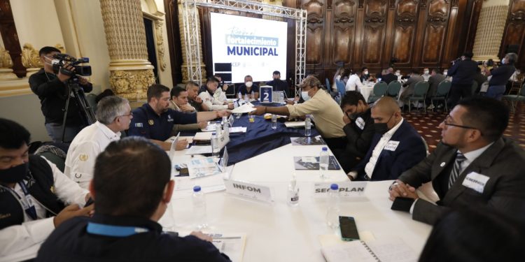 Alta Verapaz le apuesta a la infraestructura y la salud