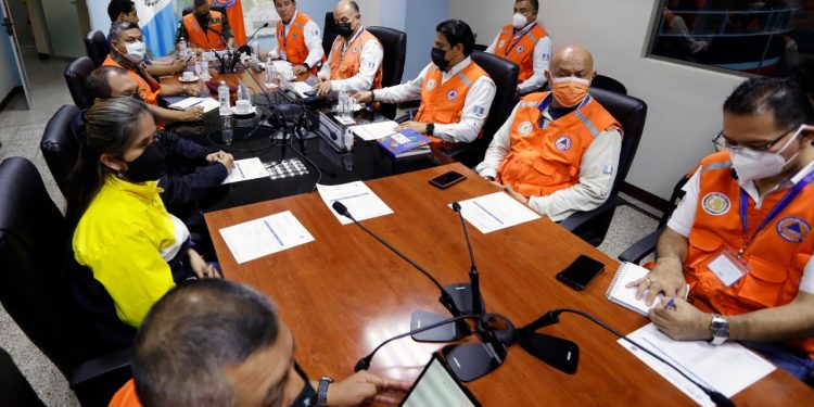 Conred sostiene reunión con gobernadores para informar sobre condiciones meteorológicas